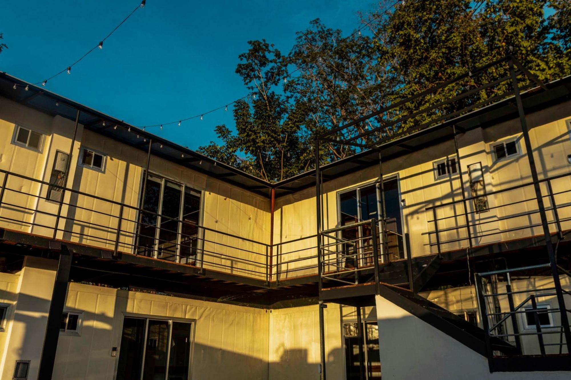 Emi'S Place Container Living Uvita Exterior photo