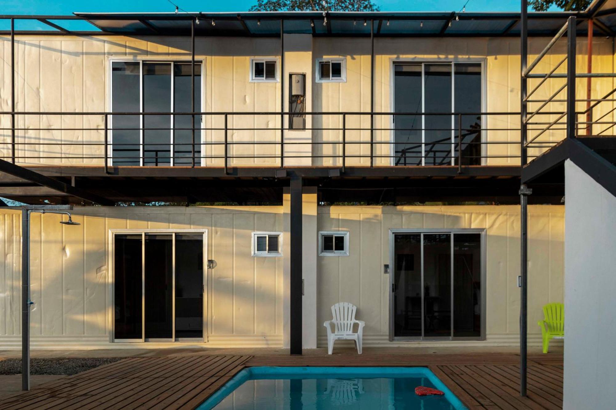 Emi'S Place Container Living Uvita Exterior photo